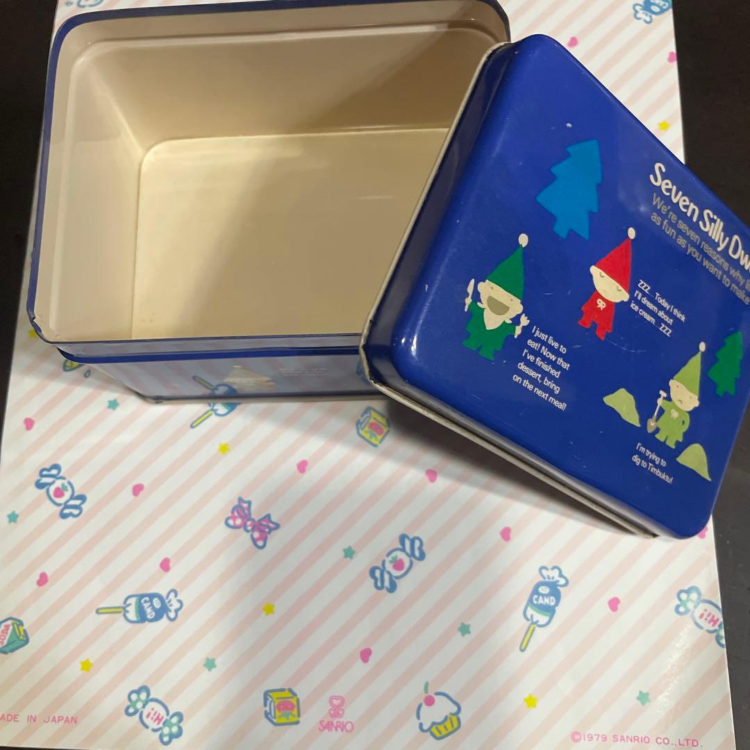 昭和サンリオ　セブンシリードワーフ　缶小物入れ。