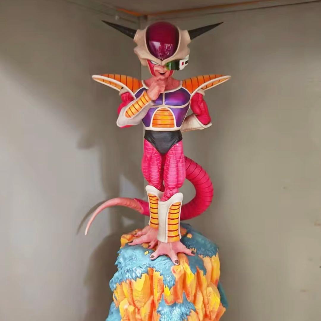 フリーザ 第一形態 ガレージキット フィギュア 全高47cm。