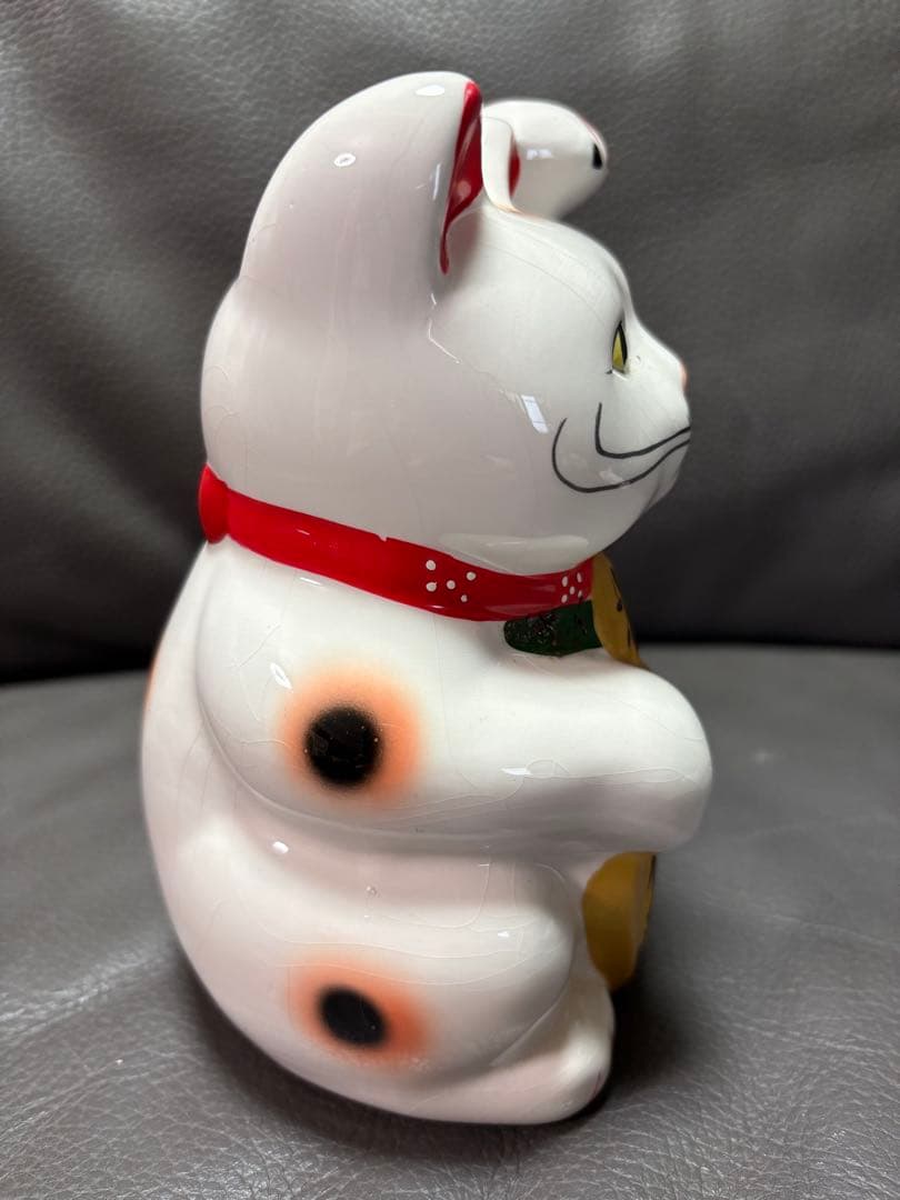 白い招き猫　置物