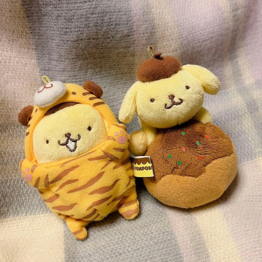 ポムポムプリンカフェ　マスコット　トラとタコヤキ