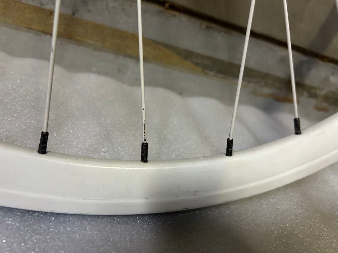 【ピスト用ホイール前輪】貴重なホワイトで映えます★