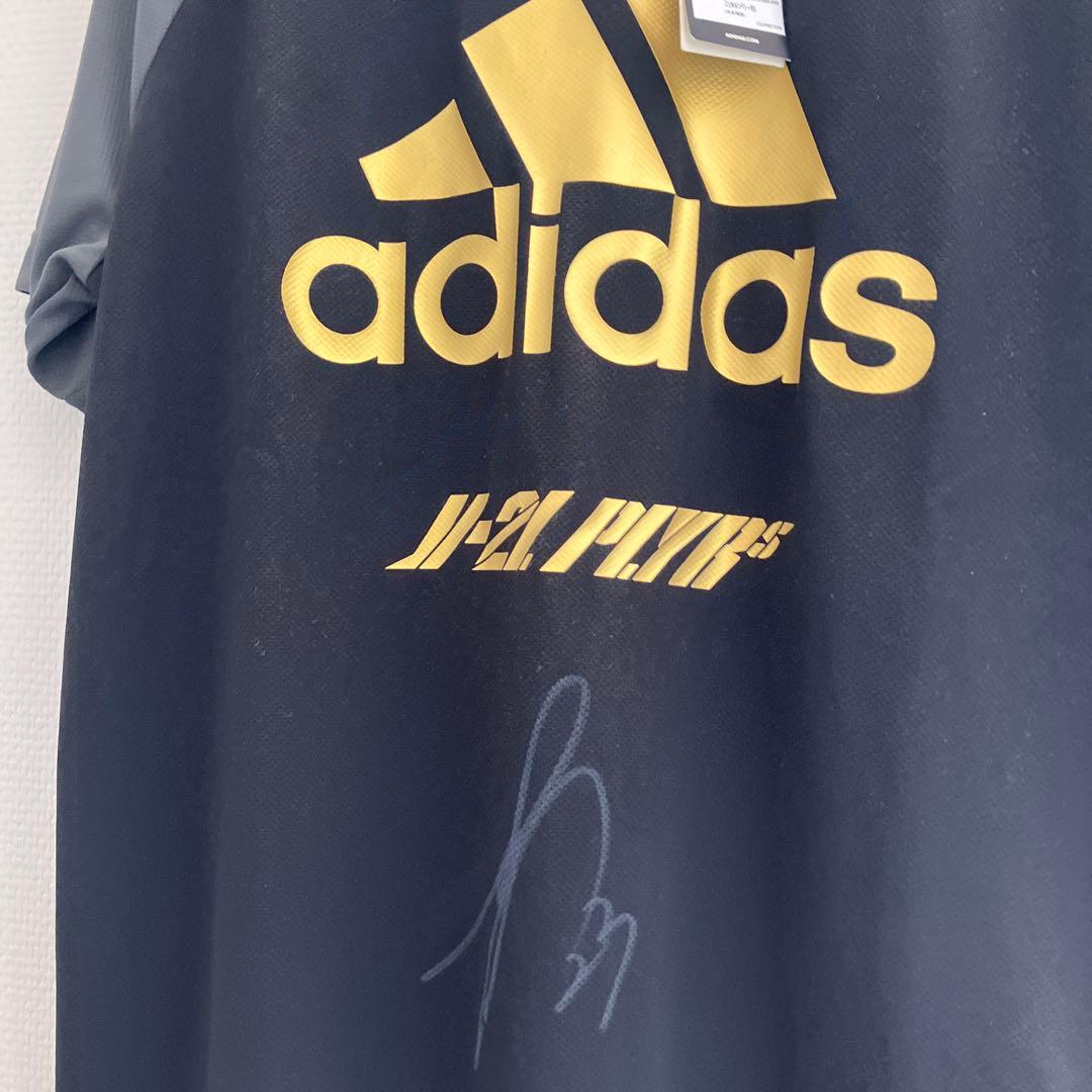 周東右京選手　練習済みティシャツ　直筆サイン入り