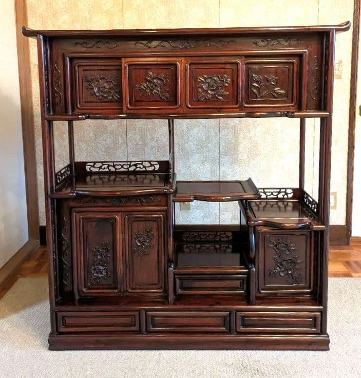 木製彫刻装飾収納棚　茶箪笥　飾り棚