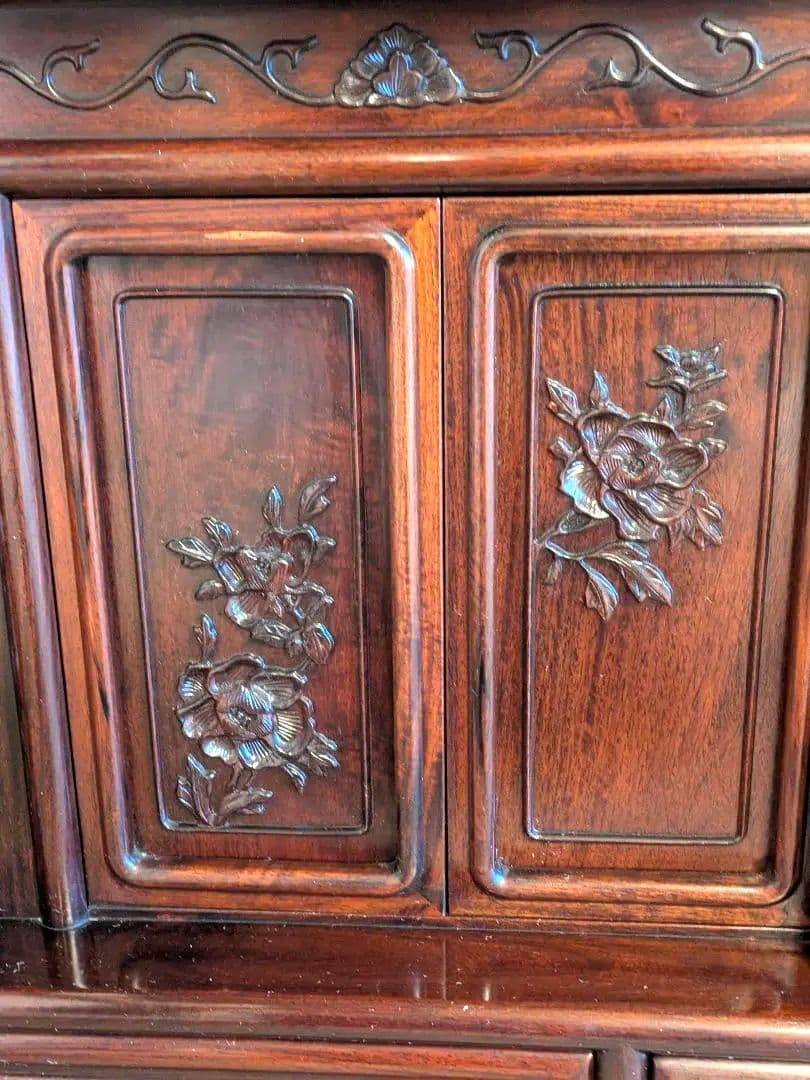 木製彫刻装飾収納棚　茶箪笥　飾り棚