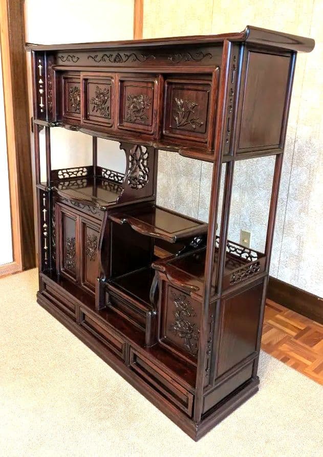 木製彫刻装飾収納棚　茶箪笥　飾り棚