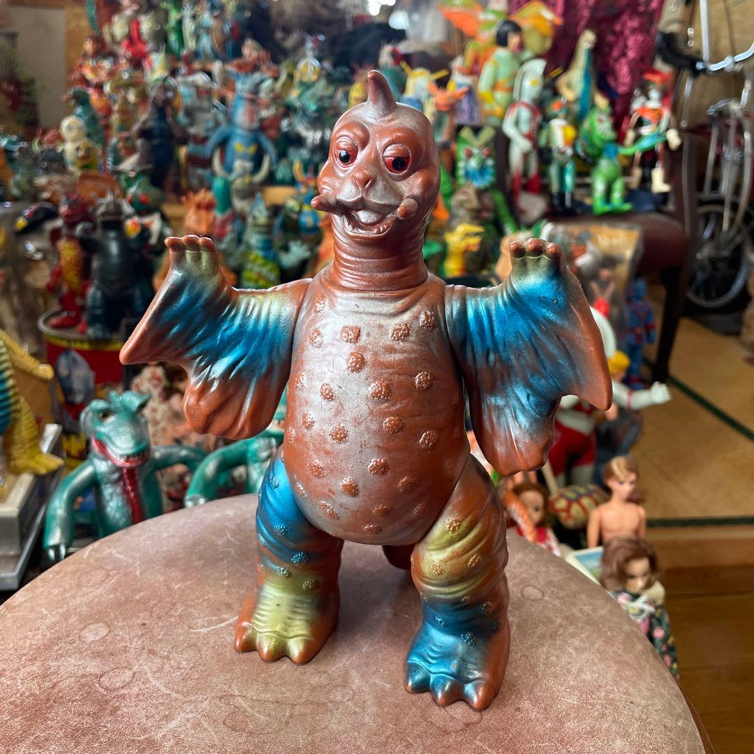 極美品　当時物　ペギラ ブルマーク　(海外輸出カラー)