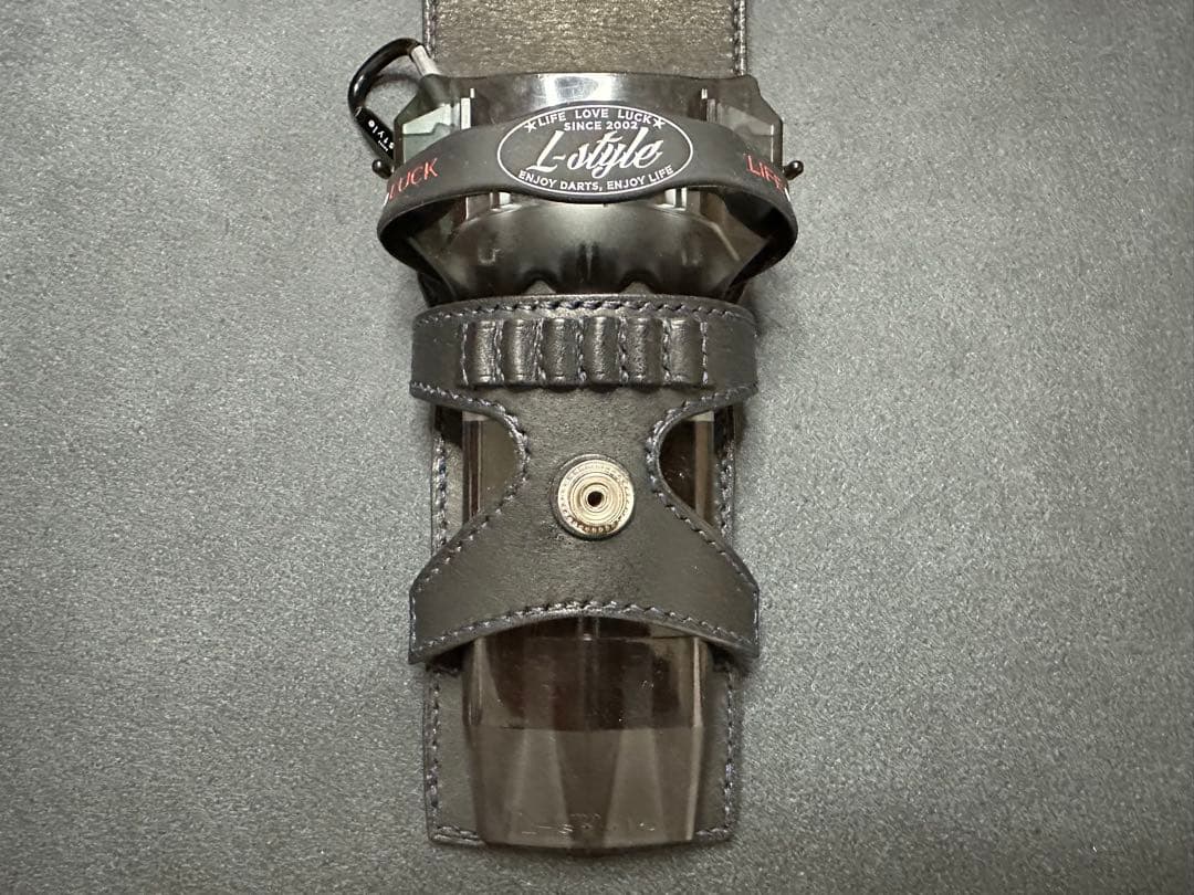 ダーツケースカバー（黒、ステッチ:紺）