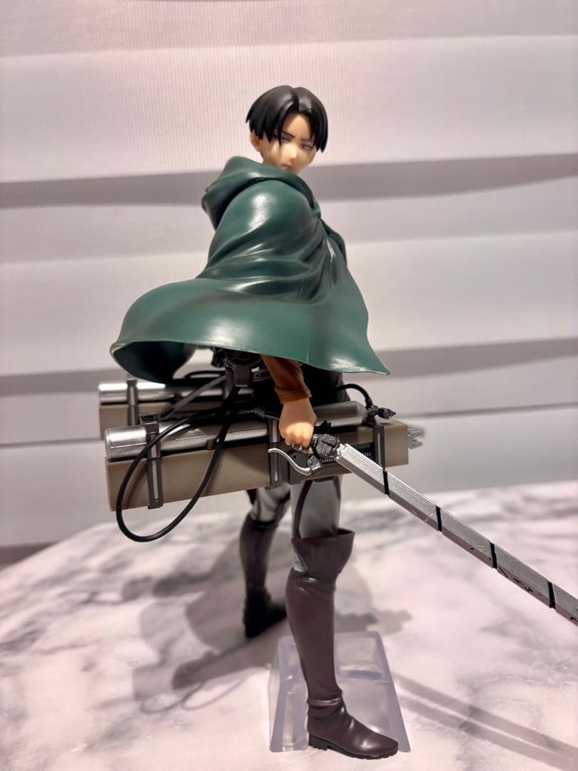 一番くじ 進撃の巨人　獣の巨人　リヴァイ　セット