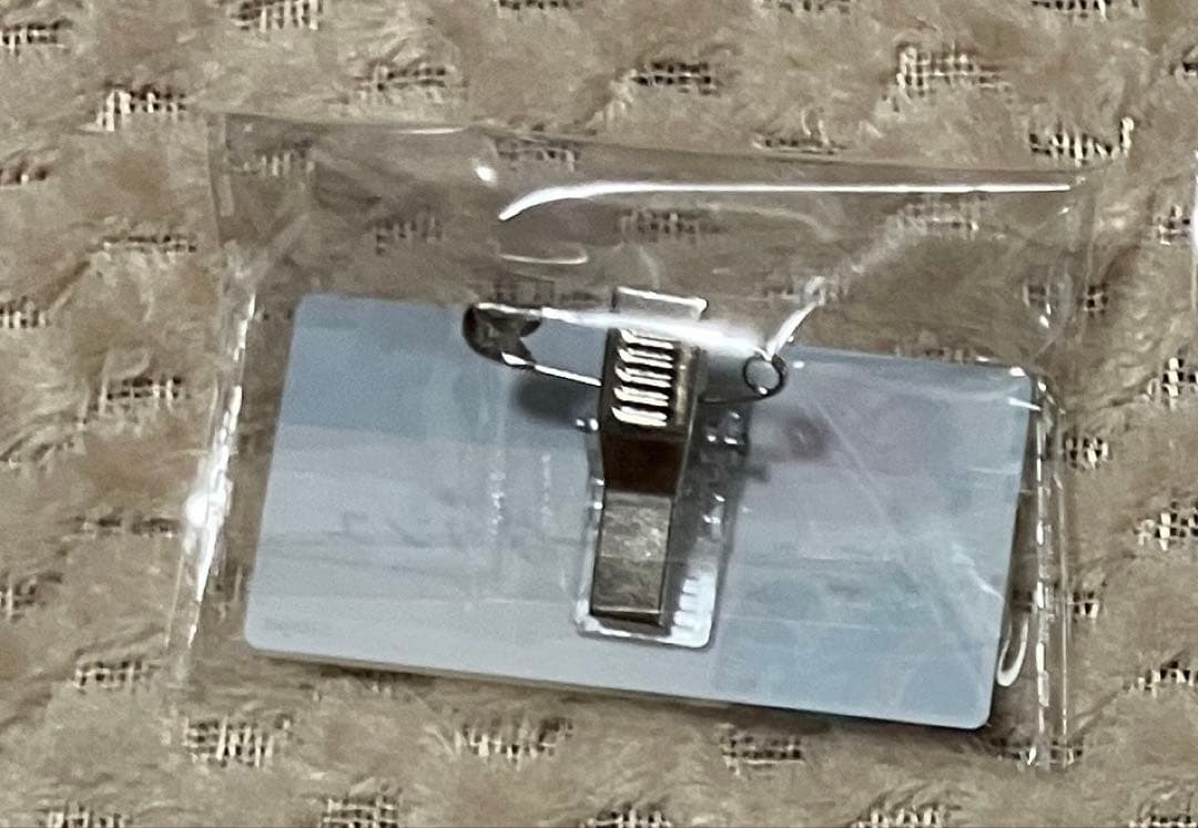 ディアヴォーカリスト 69’in 名札風アクリルバッジ エーダッシュ