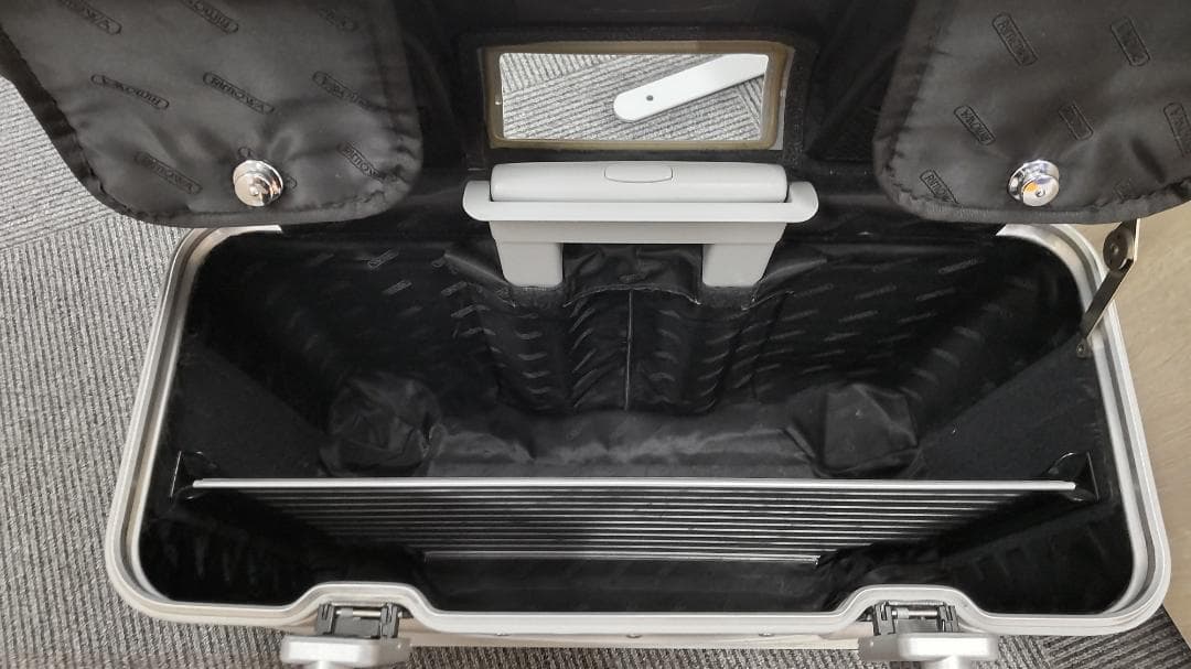 RIMOWA リモワ 4輪 Pilot Multiwheel パイロット