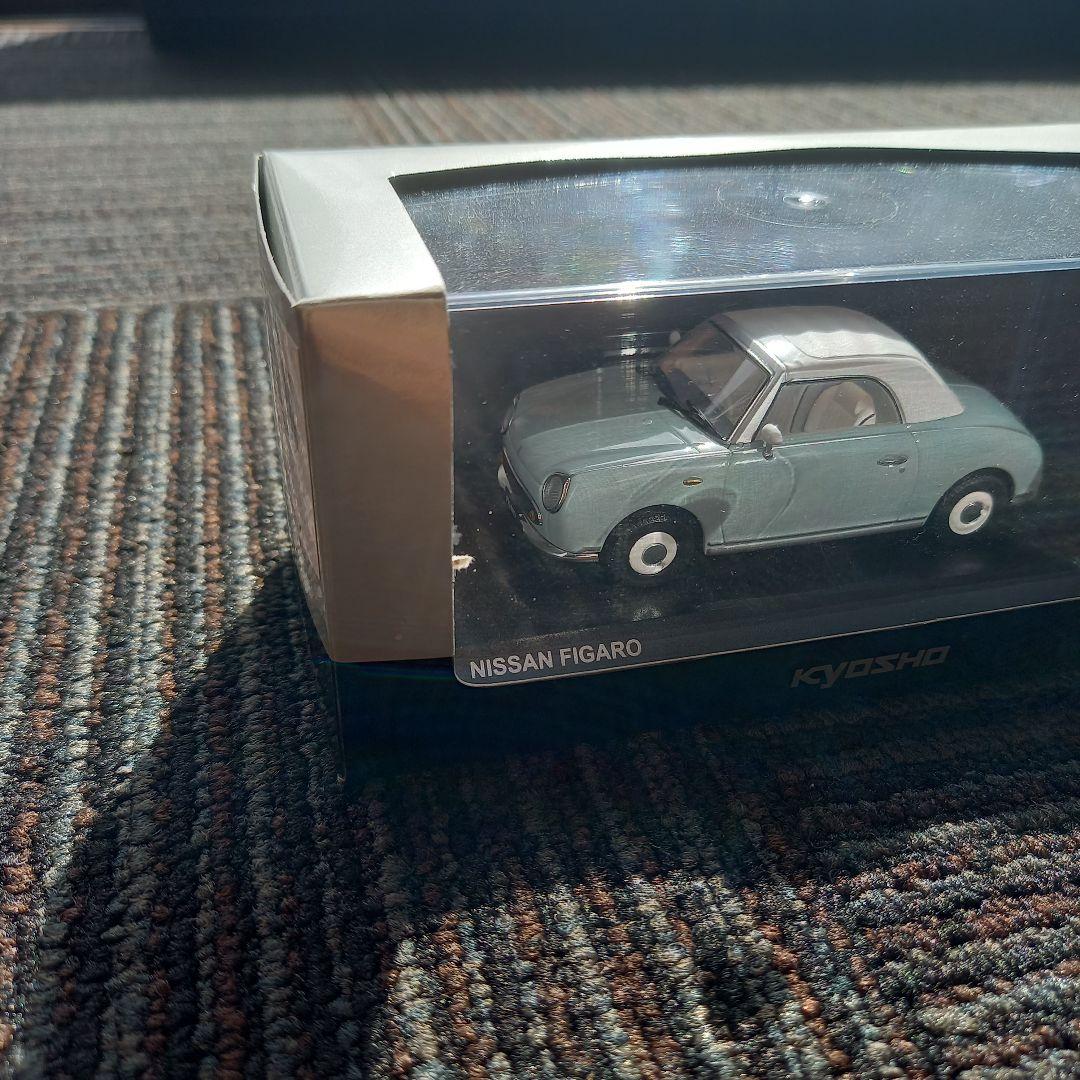新品　Kyosho Nissan Figaro フィガロ　ミニカー