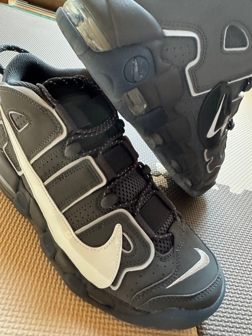 エア モア アップテンポ '96 アイアングレー/スモークグレー/アンスラサイト