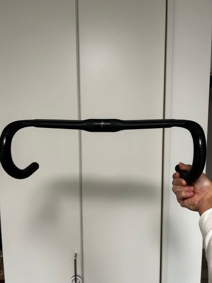 新品　エアロフライ2風　ドロップハンドル　カーボン　ケーブル内装　軽量　ロード