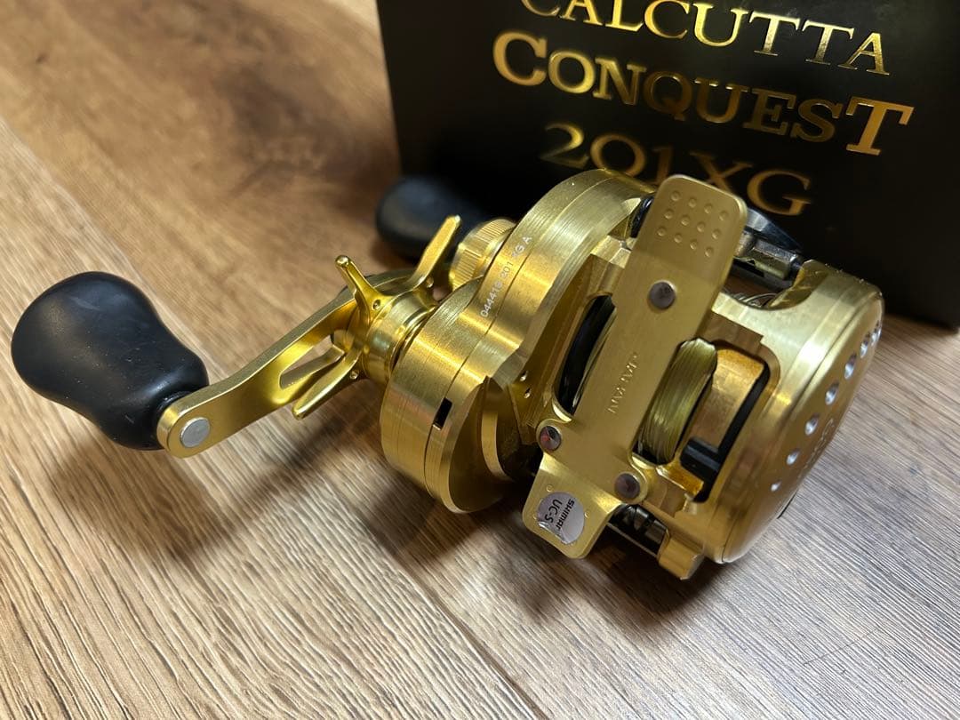 21カルカッタコンクエスト201 XG （左）