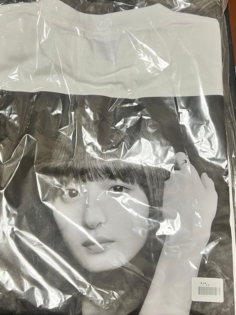 のぎBOX 遠藤さくら直筆サイン入りフォトＴシャツ