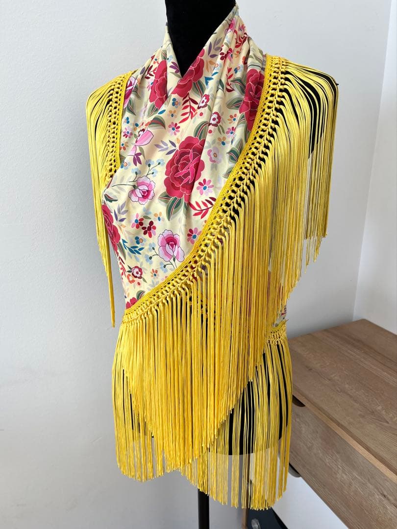 フラメンコ　マントンシージョ　イエローマントン風花柄水玉　イエローフレコ