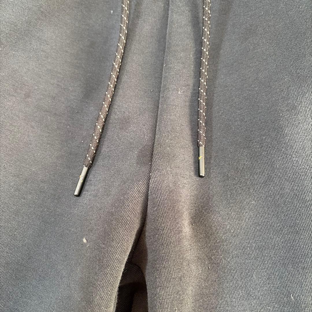 NIKEテックフリースブラック