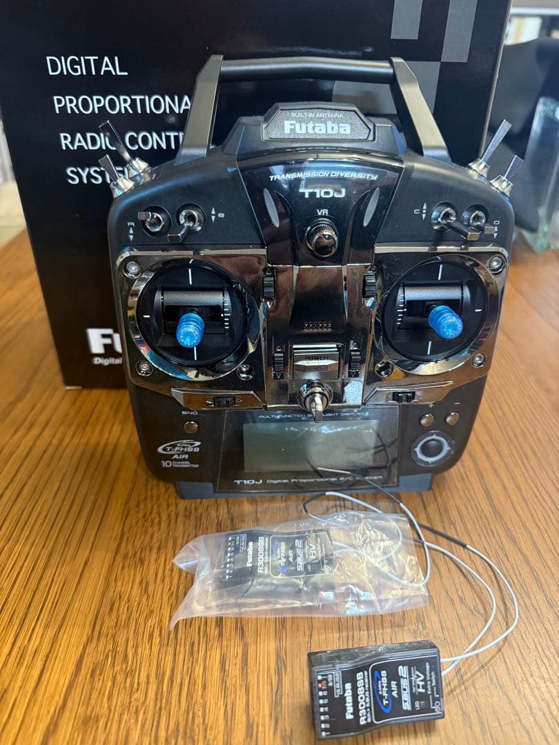 最終値引き　Futaba T10J 2.4GHz 送信機セット