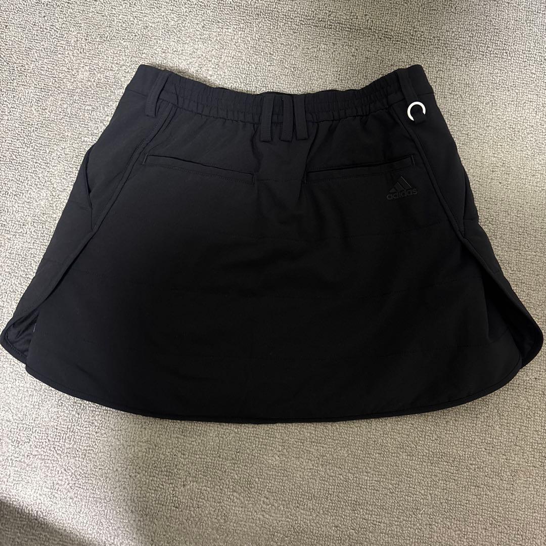 adidas ブラック ゴルフスカート　中綿スカート