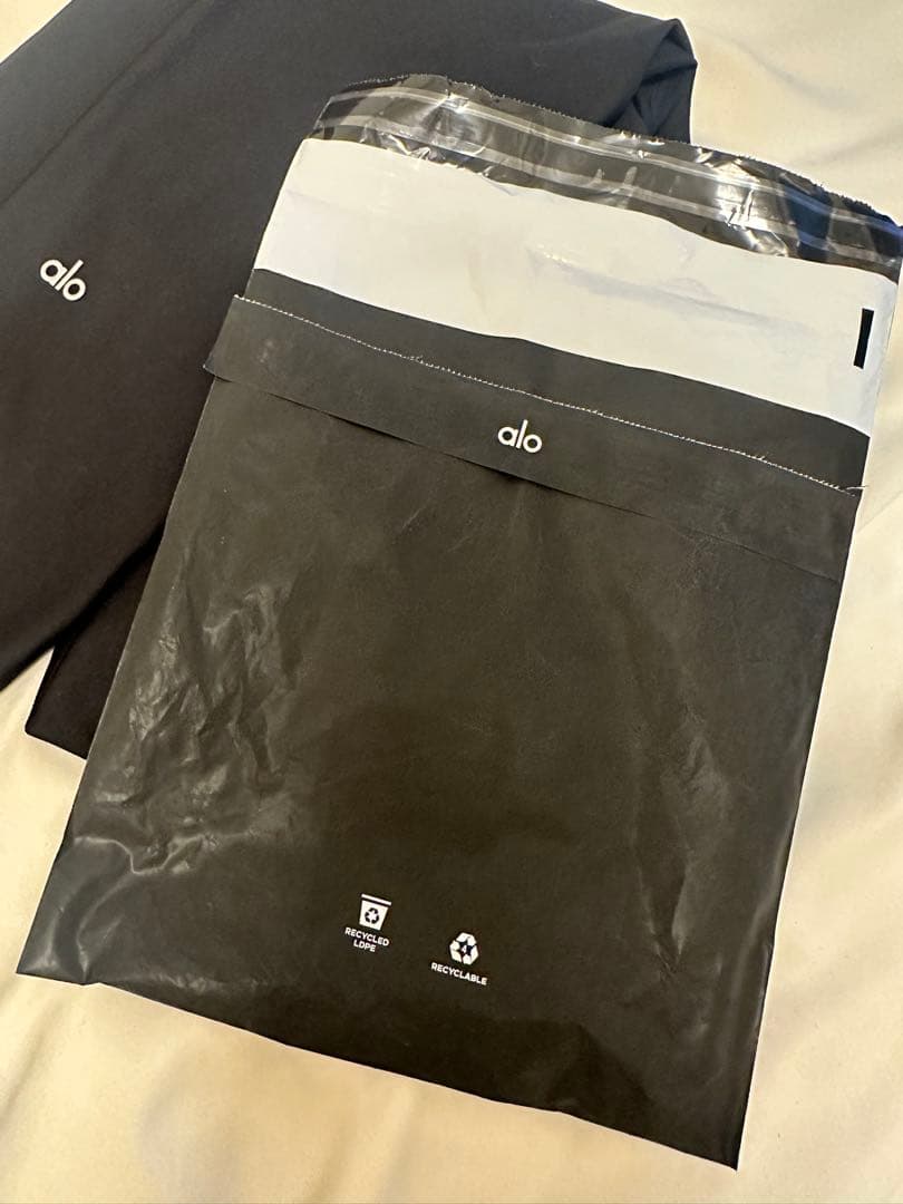 alo HIGH-WAIST AIRLIFT LEGGING S ブラック