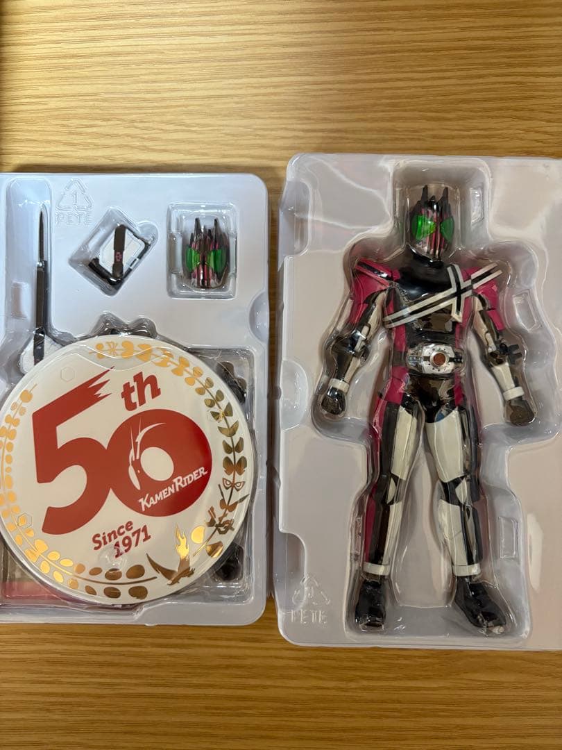S.H.Figuarts（真骨彫製法） 仮面ライダーディケイド 50th