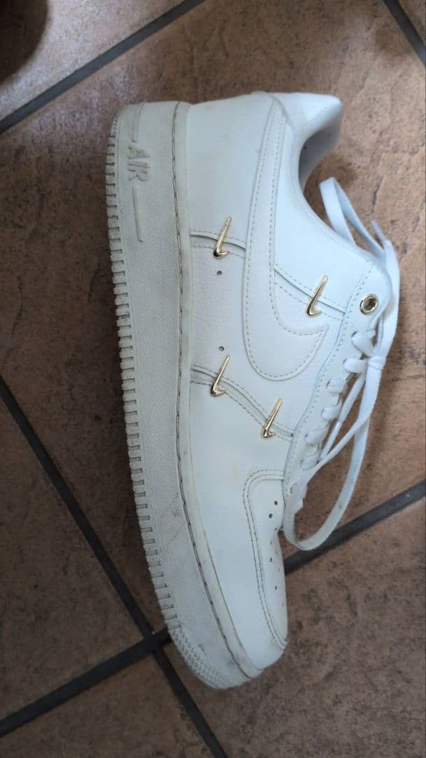 Nike Air Force 1 ホワイトゴールド