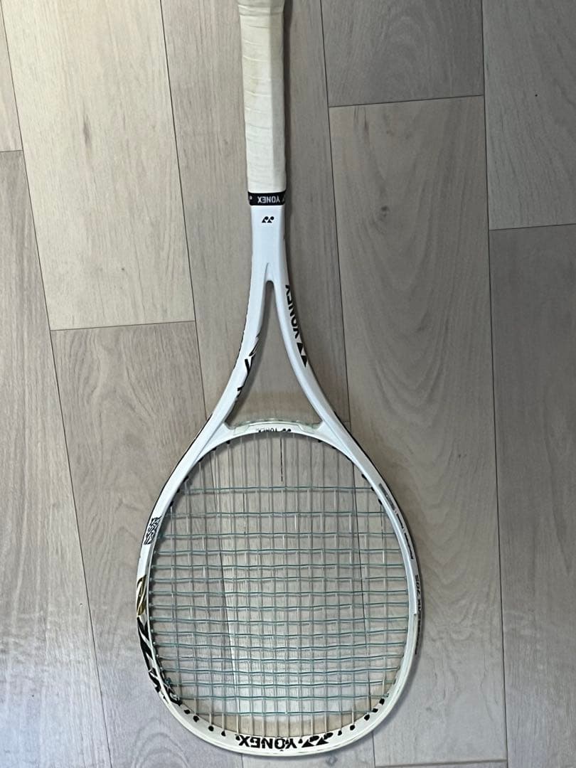 YONEX EZONE テニスラケット ホワイト