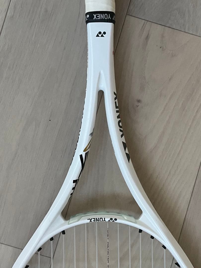 YONEX EZONE テニスラケット ホワイト