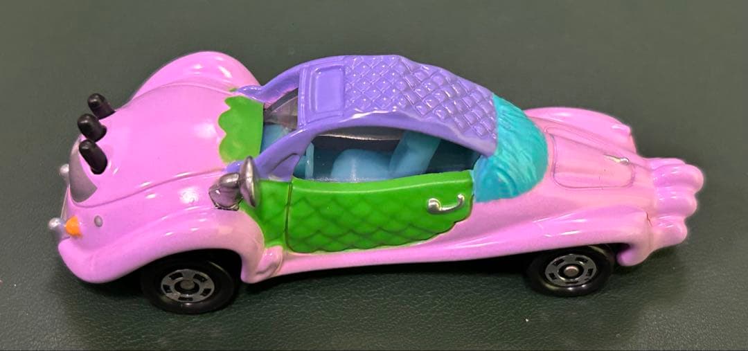 ディズニー トミカ セリアのクーペ