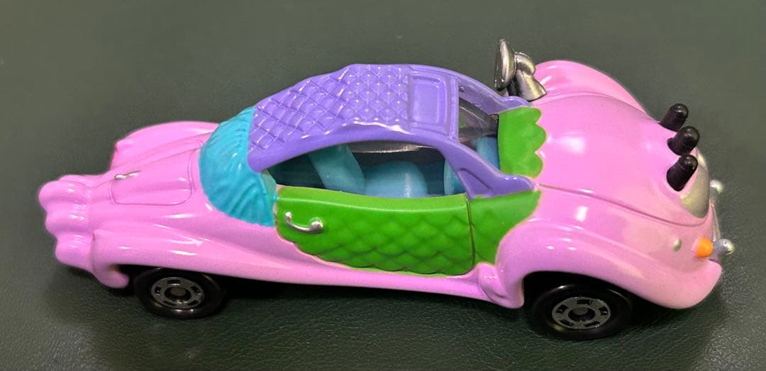 ディズニー トミカ セリアのクーペ