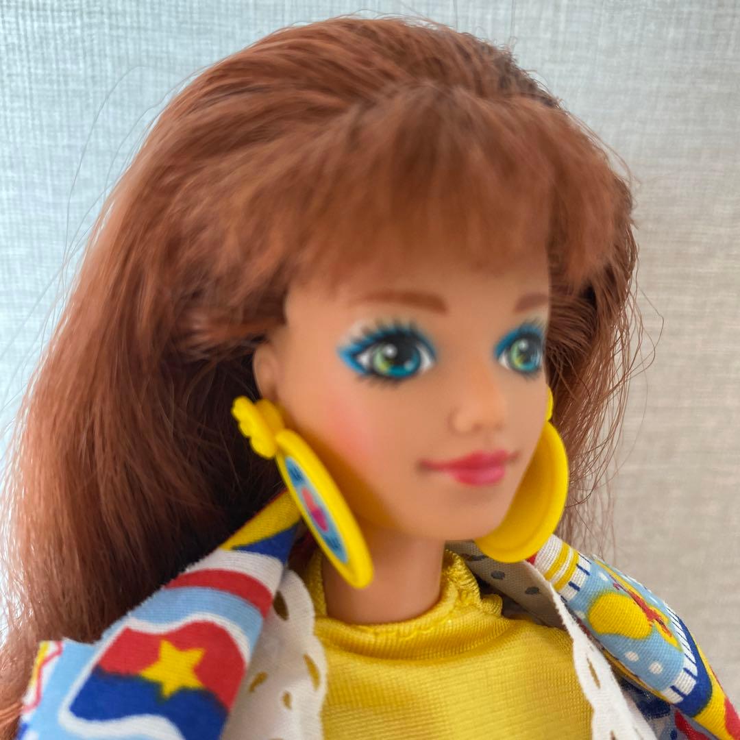 バービー人形、ビンテージ鮮やか服