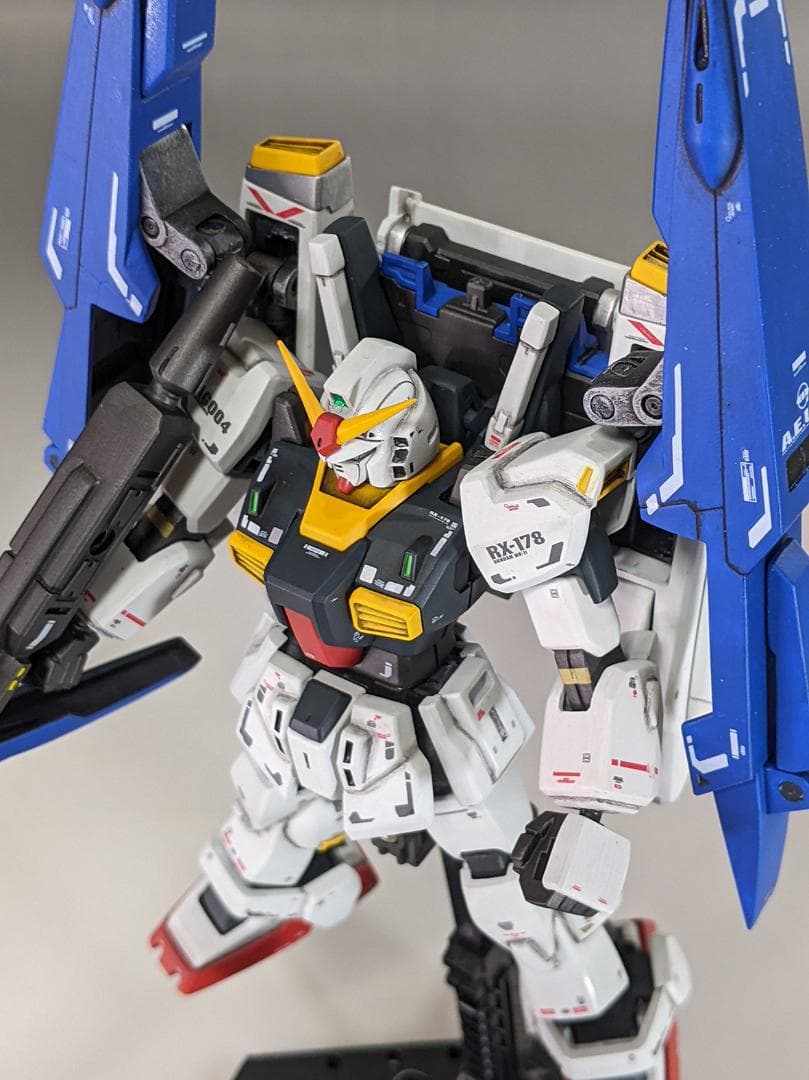 プラモデル　HG スーパーガンダム（機動戦士Zガンダム）組立塗装済