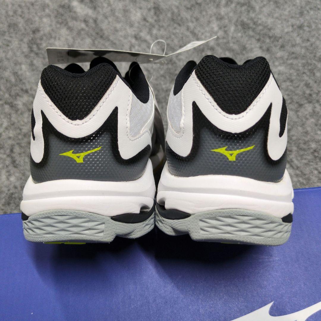 ウェーブライトニングZ3 23.0cm