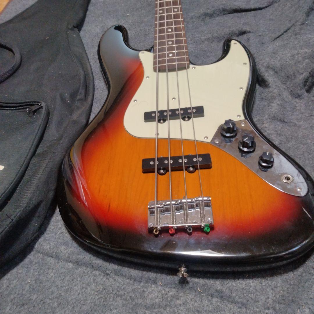 FERNANDESフェルナンデス エレキベース　ジャズベースタイプ　サンバースト