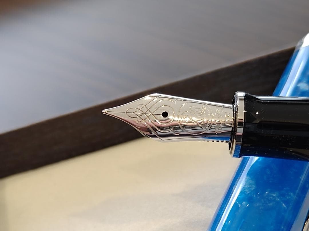 ペリカン 万年筆 スーベレーン M805 ヴァイブラントブルー EF