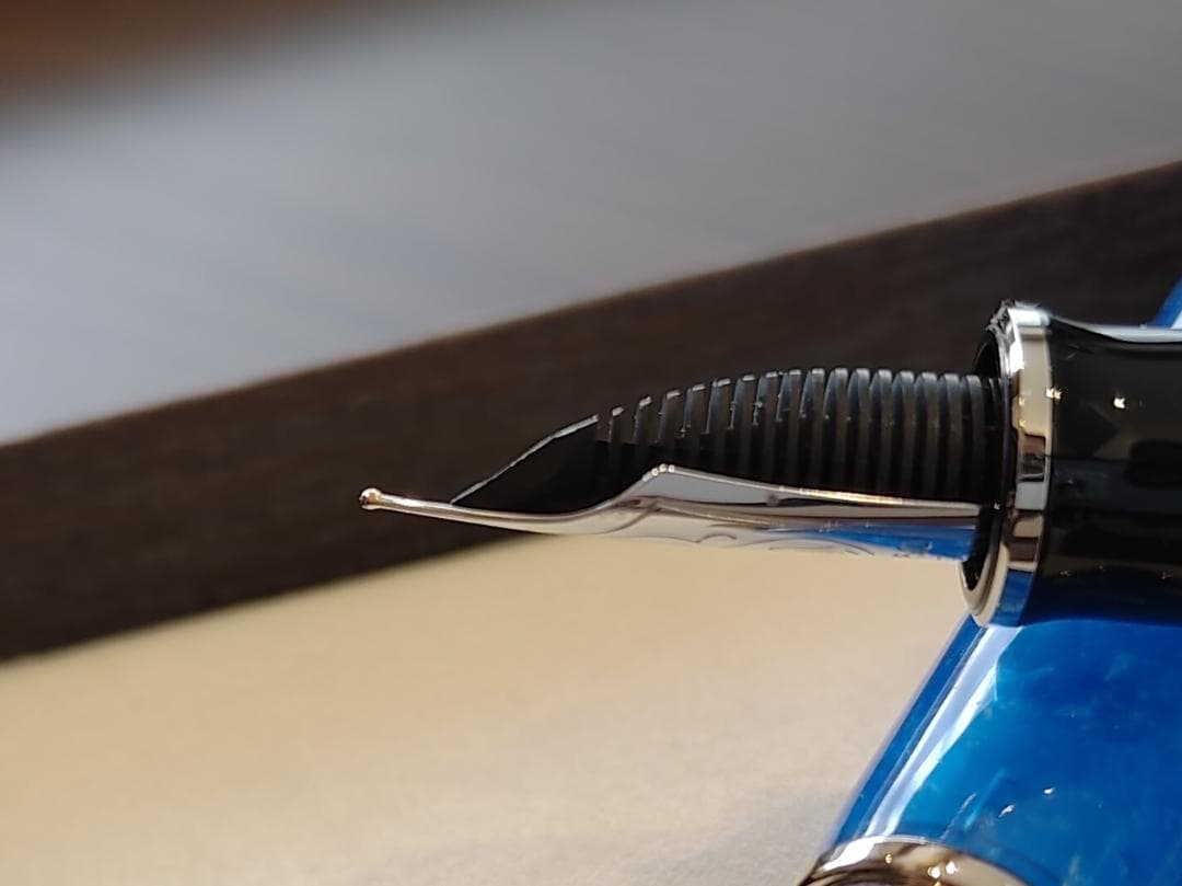 ペリカン 万年筆 スーベレーン M805 ヴァイブラントブルー EF