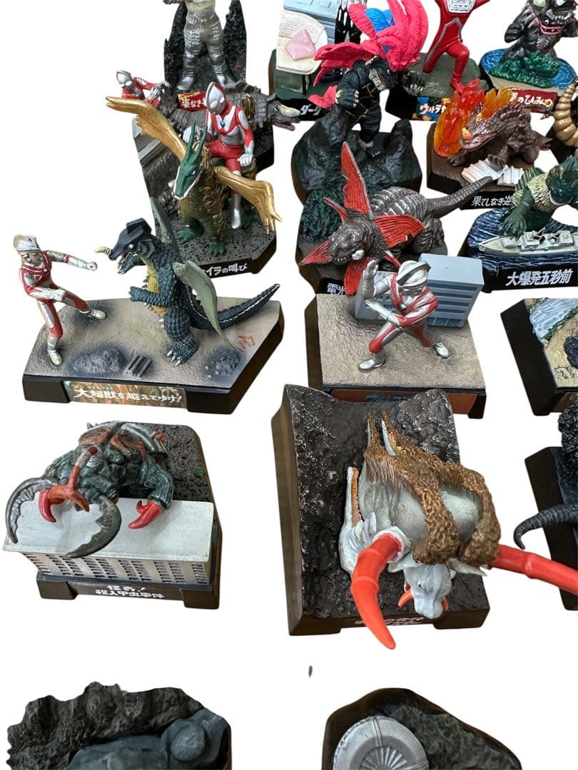 ウルトラマン　まとめ売り　ウルトラ怪獣　怪獣名鑑など　36個　36体