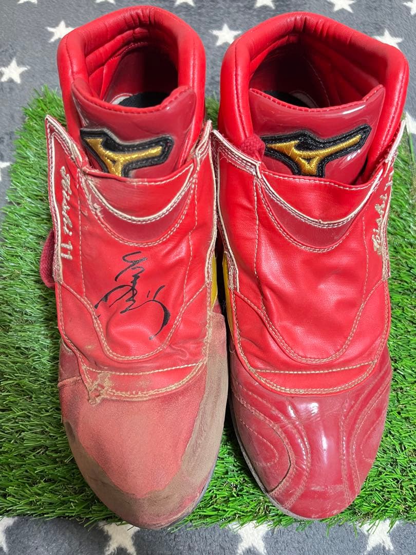 東北楽天ゴールデンイーグルス　岸投手　実使用　直筆サイン入りスパイク