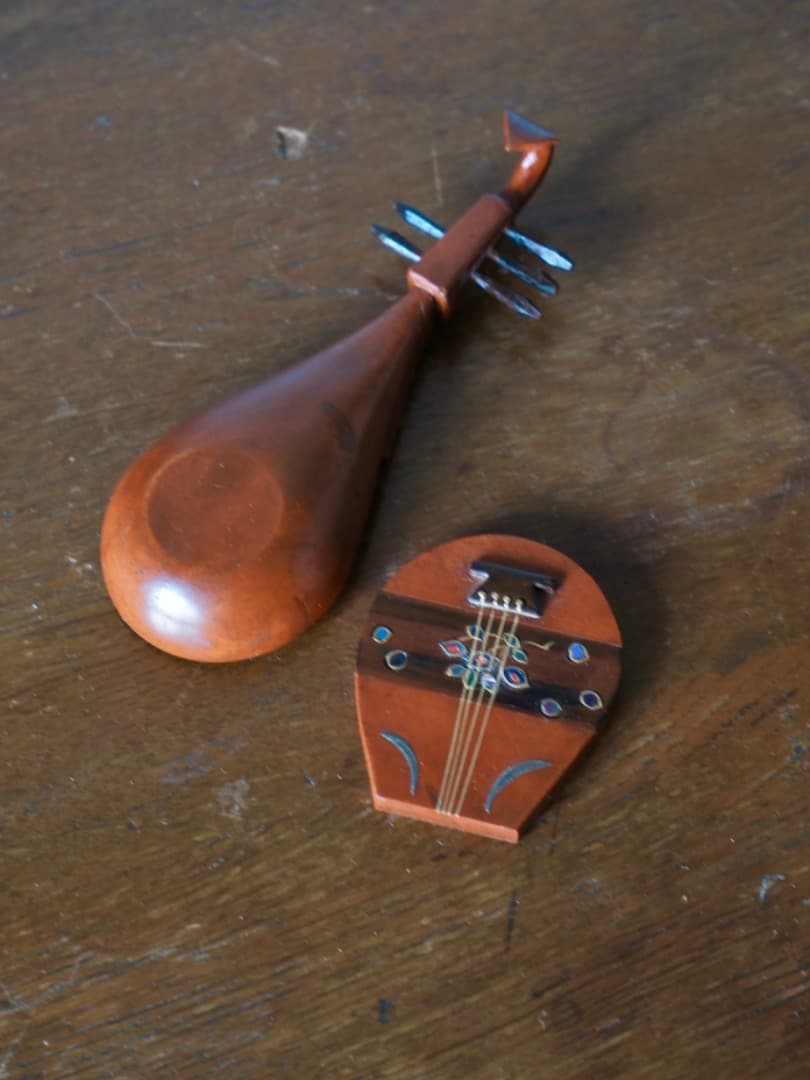 中林星山　木地寄　琵琶香合　茶道具　香道具　共箱　Q2209