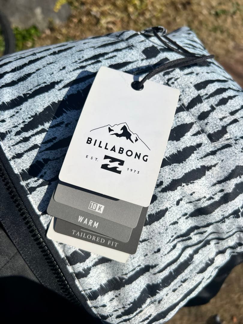 新品 ビラボン Sサイズ スノボ スキー ウェア（女性用）