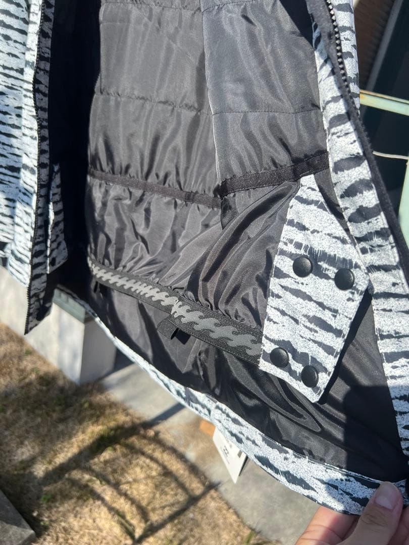 新品 ビラボン Sサイズ スノボ スキー ウェア（女性用）