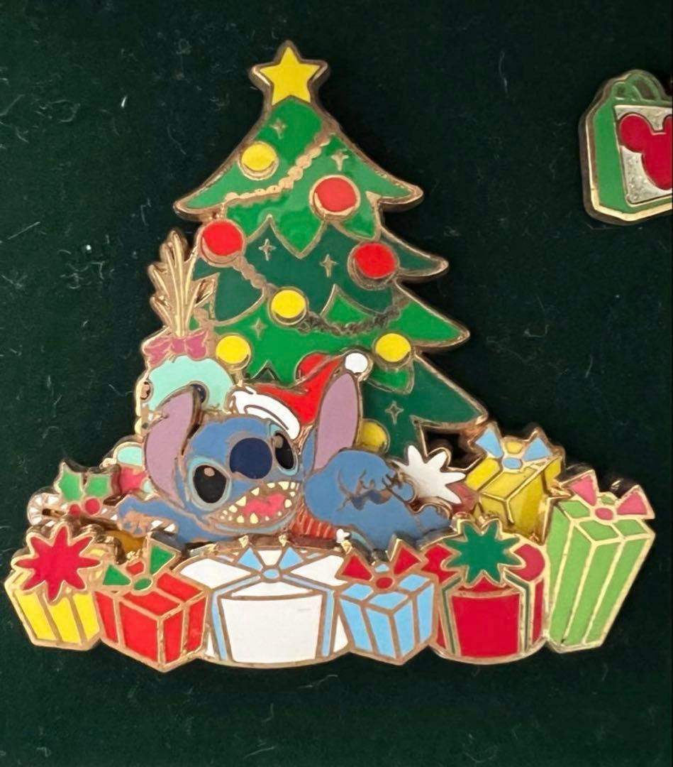 【限定300】スティッチ クリスマス ピンバッジ Disney Store 箱付
