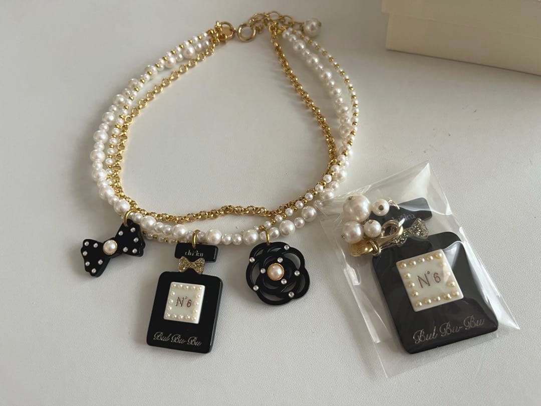 ブルブブ　チークコラボ　パフューム　ネックレス　チャーム