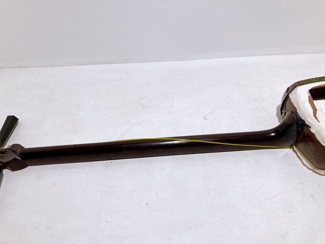 【ジャンク扱い】三味線本体 皮破れあり