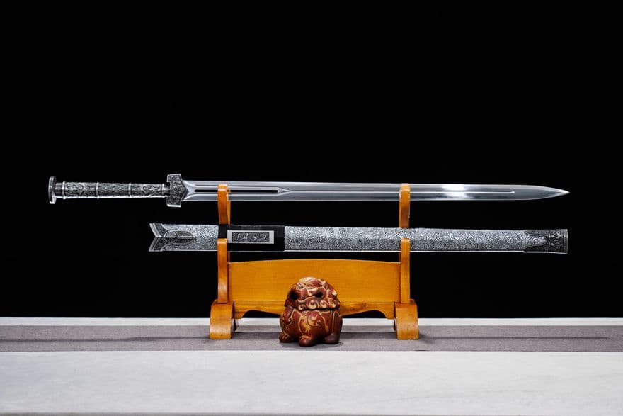 【娄滅漢剣】 漢剣 古兵器 武具 刀装具 高級 鑑賞用 長剣 装飾用