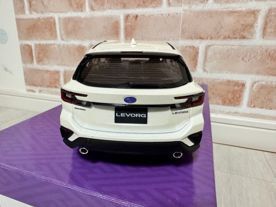 スバル レヴォーグ　京商samurai 1/18