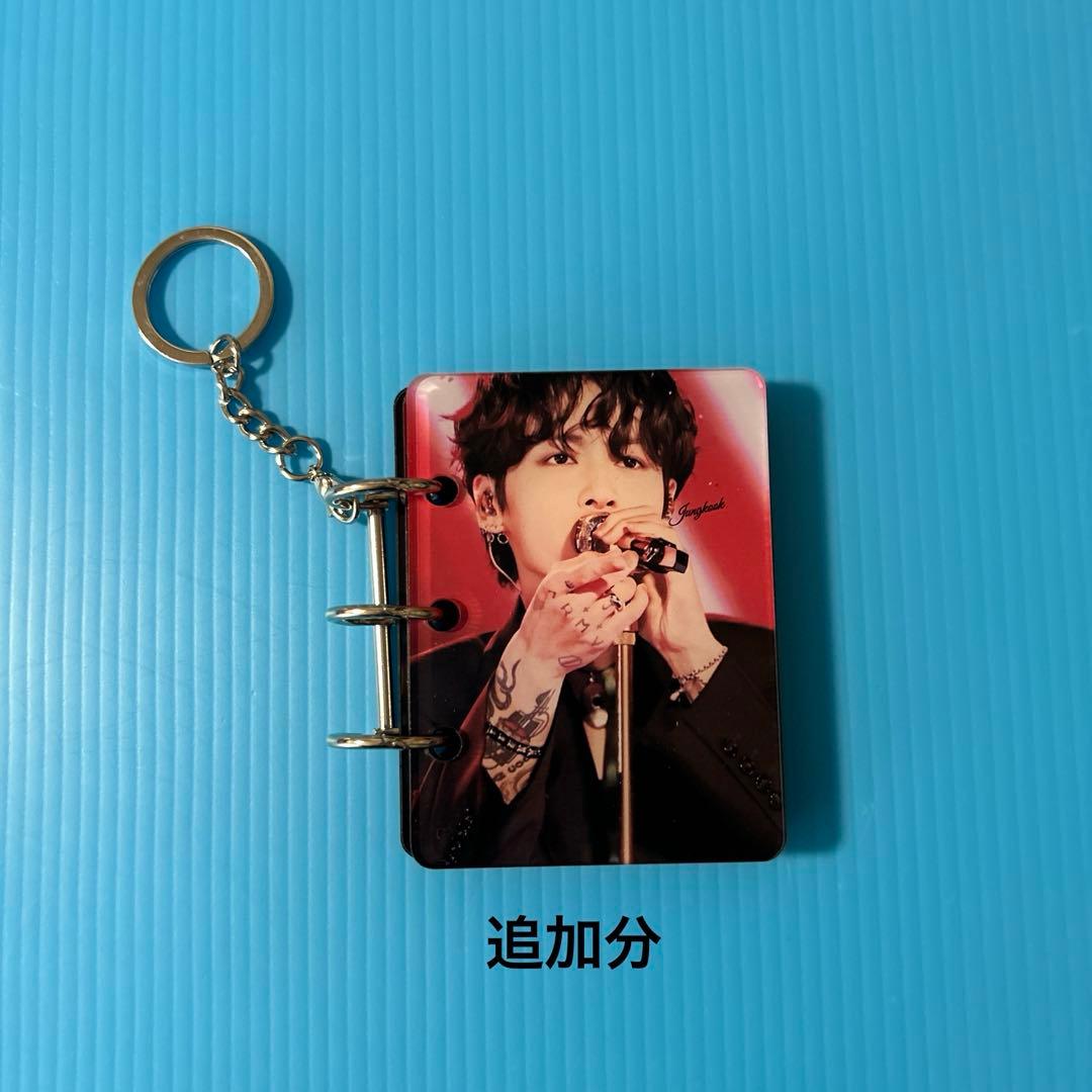 BTSJungkookアクリルフォトアルバムキーホルダー•マグネットブックマーク