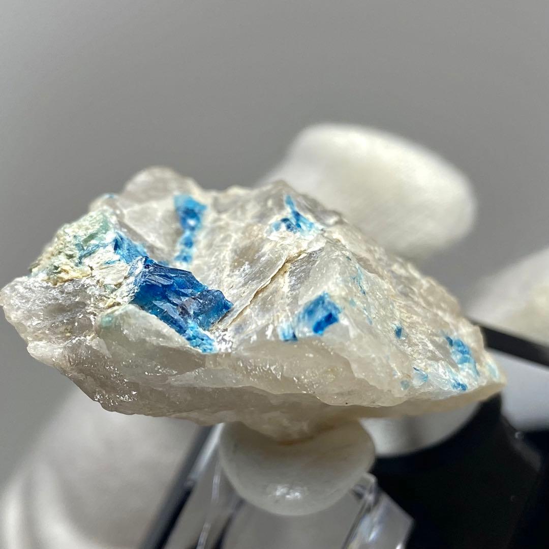 ユークレース　マイカ　ジンバブエ産　鉱物標本　原石鉱石　天然石　ストーン