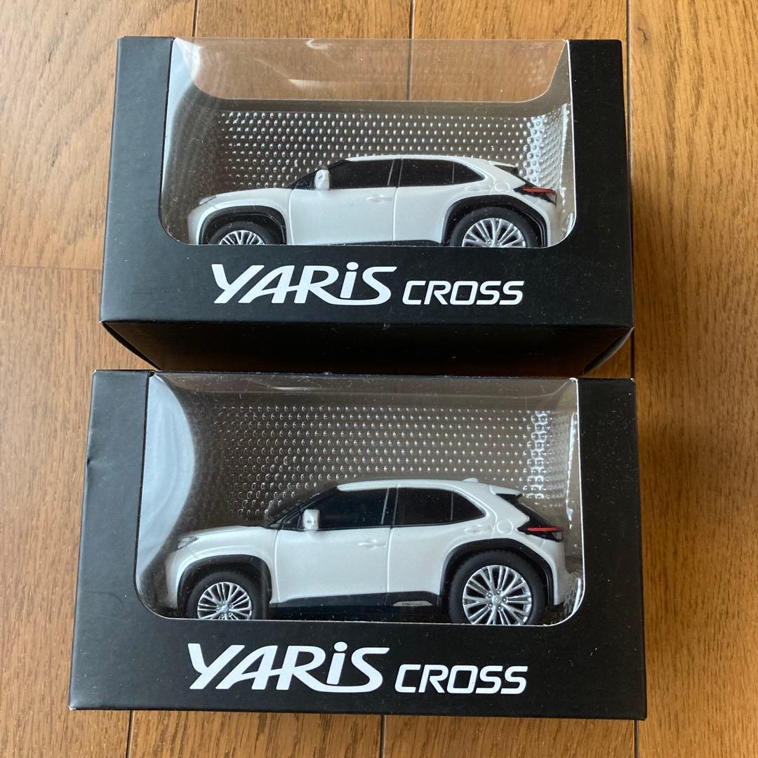 【非売品、新品、未使用】トヨタ　ヤリスクロス　ミニカー プルバックカー