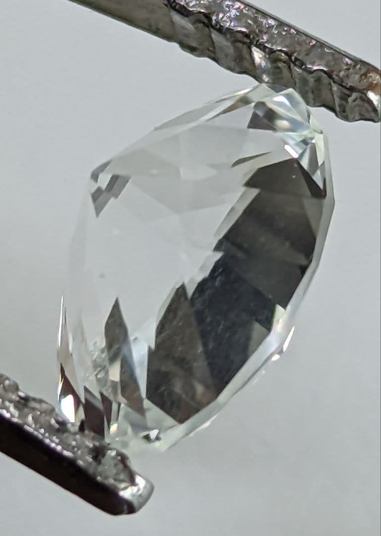 ハーツレンジ産 天然ジルコン 2.45ct ルース